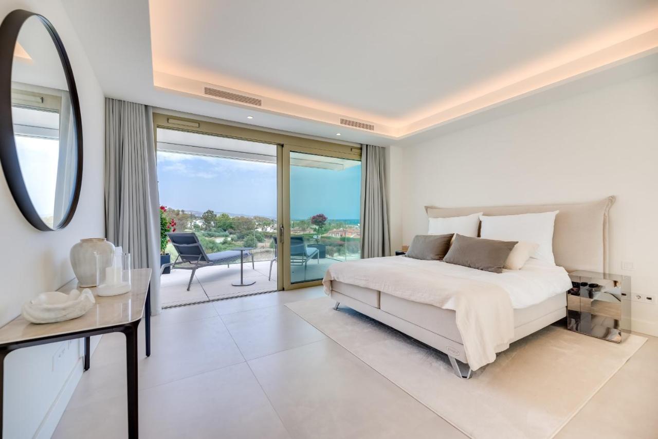 Apartment About Benalus Sky